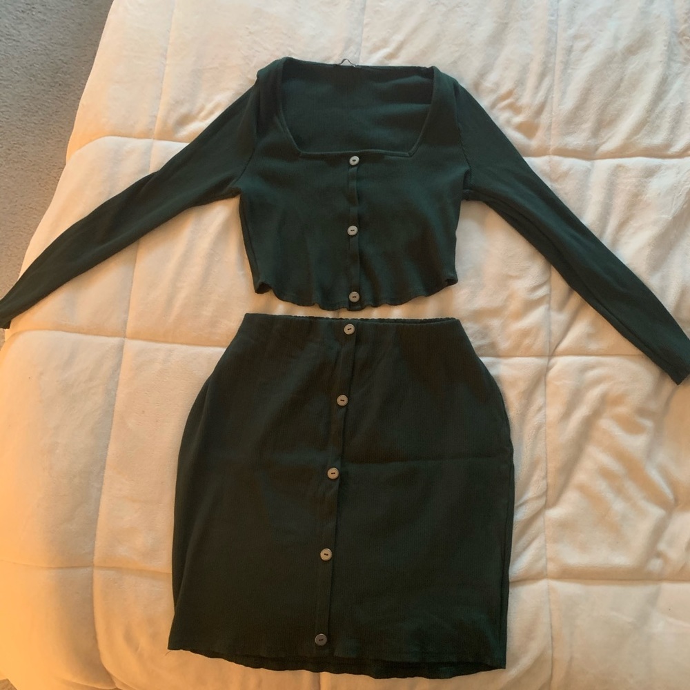 Green Skirt Set